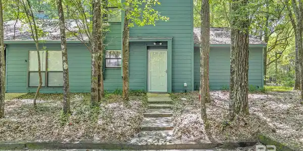 49 Summer Oaks Drive