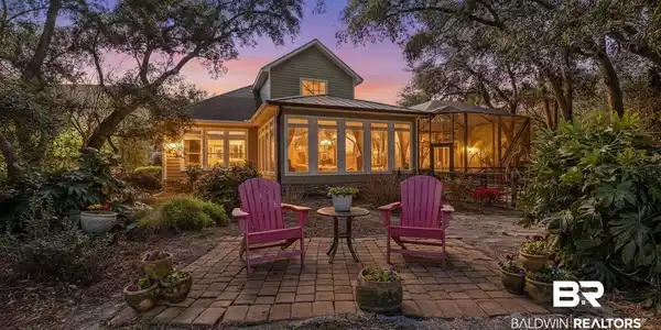 16 Baywalk Dr