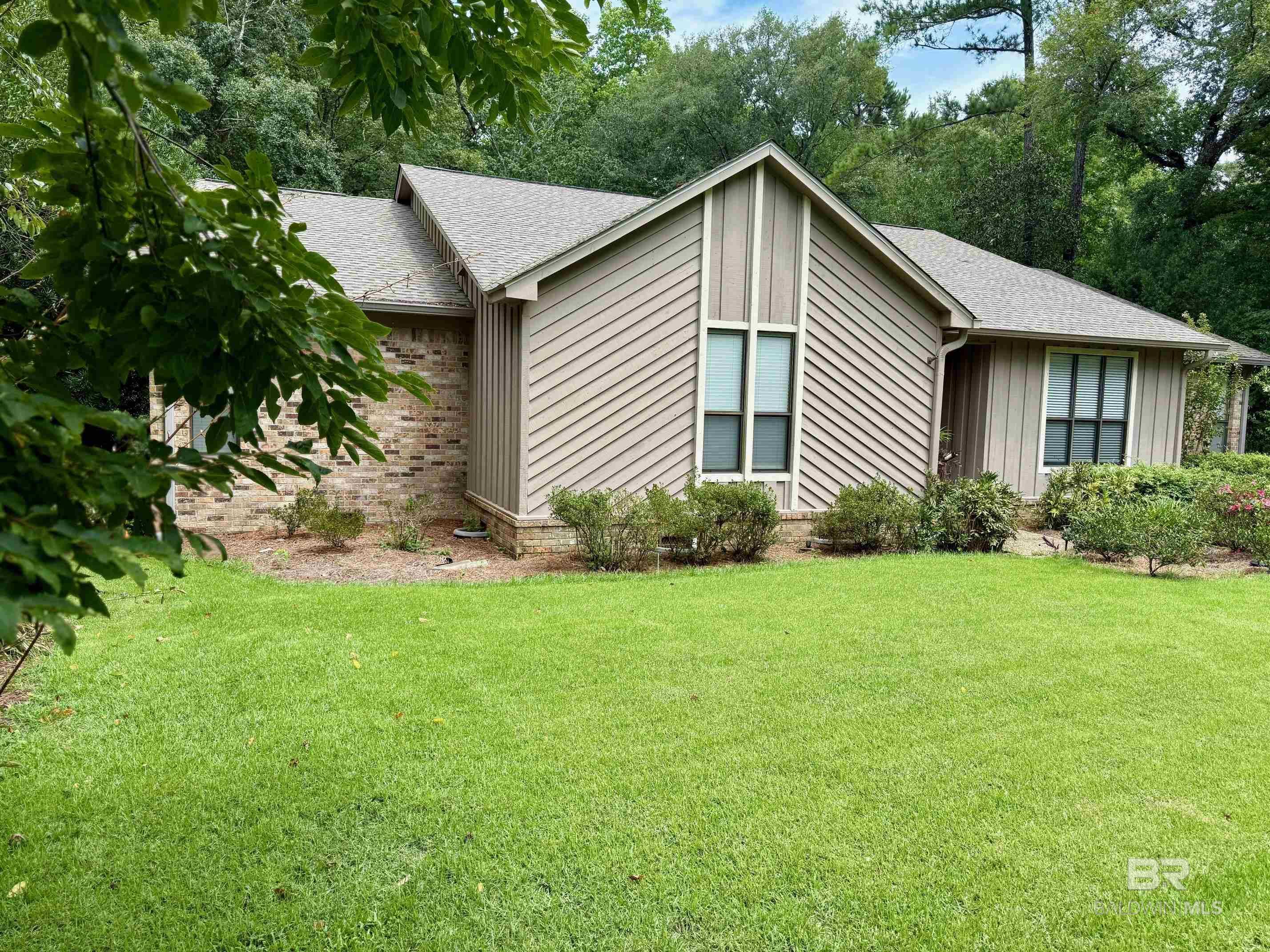 Image 3: Side Of Structure