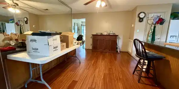 Image 3: Dining Area
