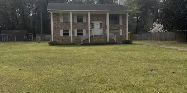 1106 Caroline Avenue