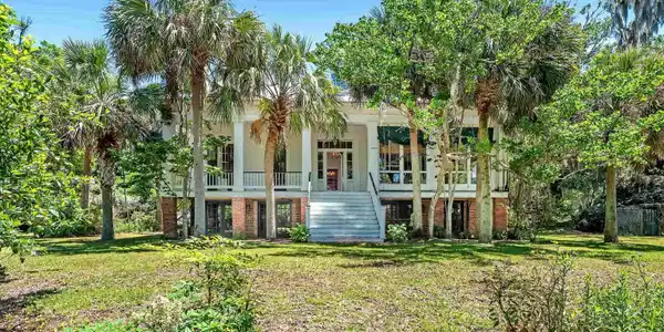 907 Captain O'Neal Drive