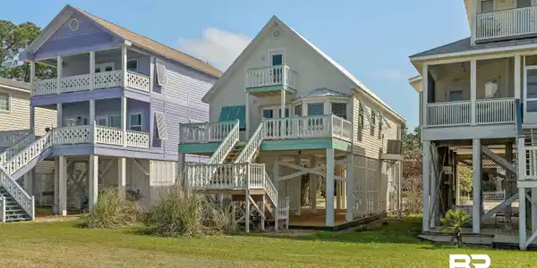 Image 3: Bayfront side