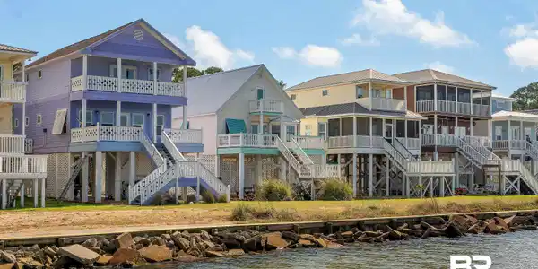 Image 4: Bayfront side