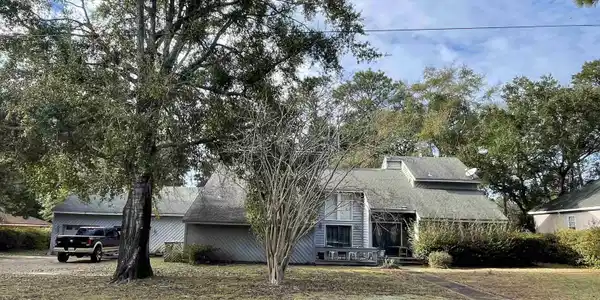114 Dewitt Circle