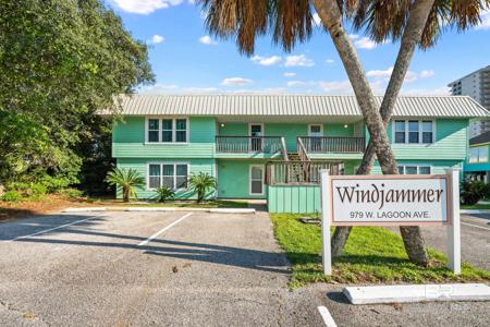 979 W Lagoon Avenue