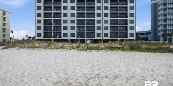 427 E Beach Blvd