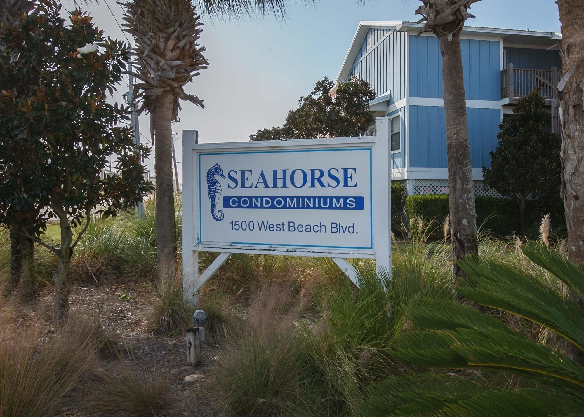 Image 1: View of community / neighborhood sign