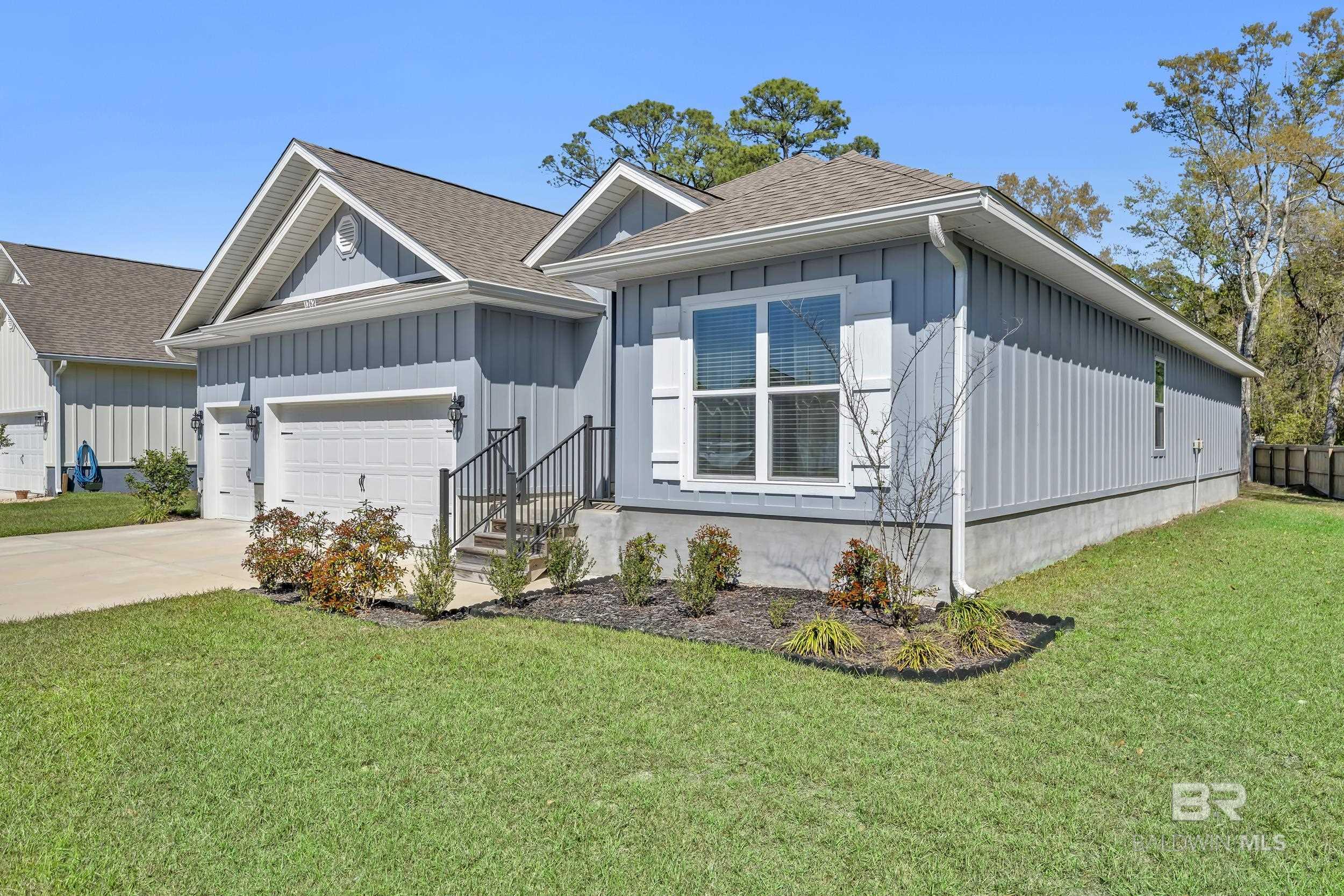 Image 4: Front Of Structure