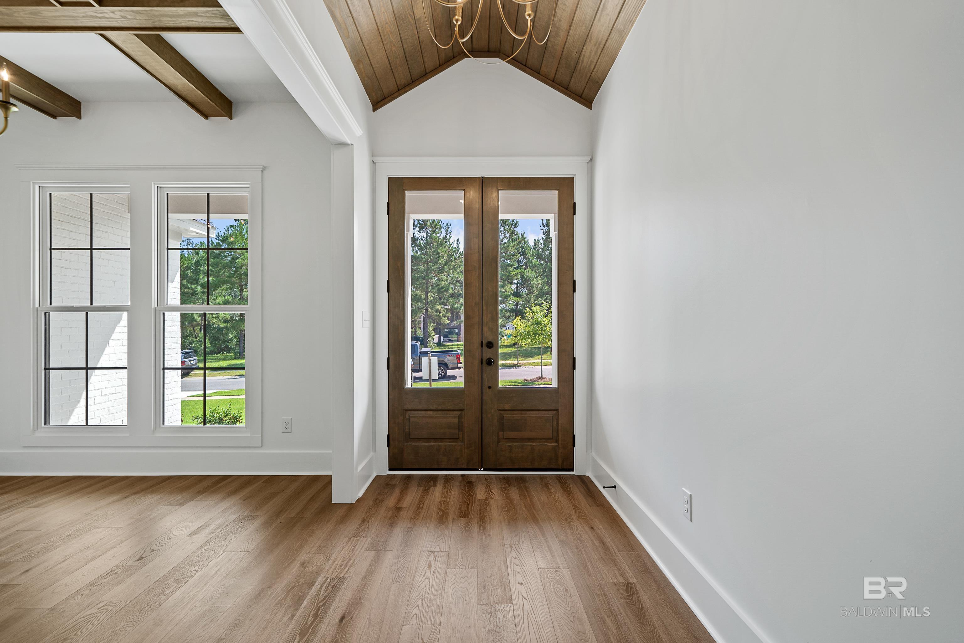 Image 4: Foyer with Barrel Ceiling