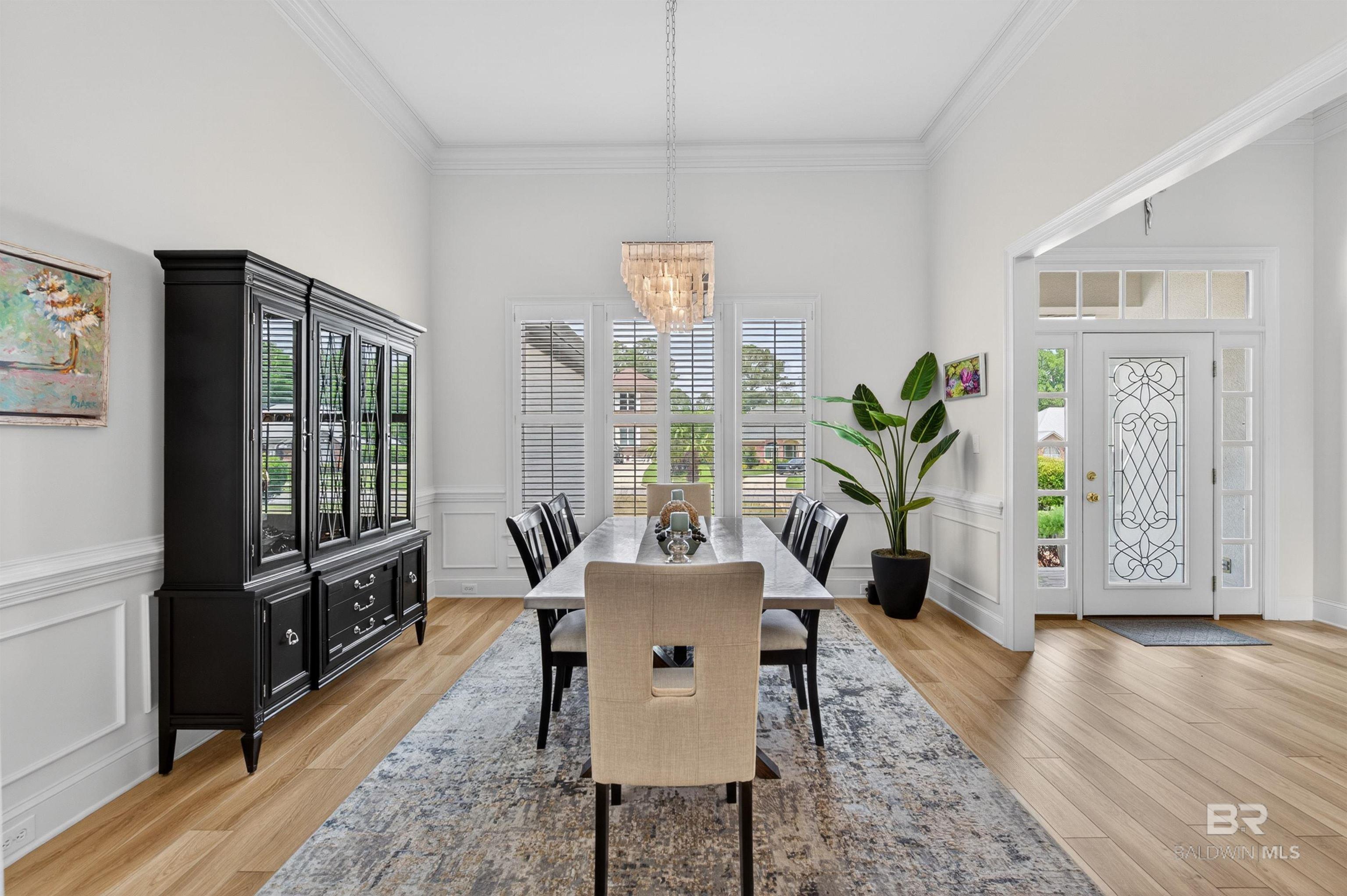 Image 3: Dining Room