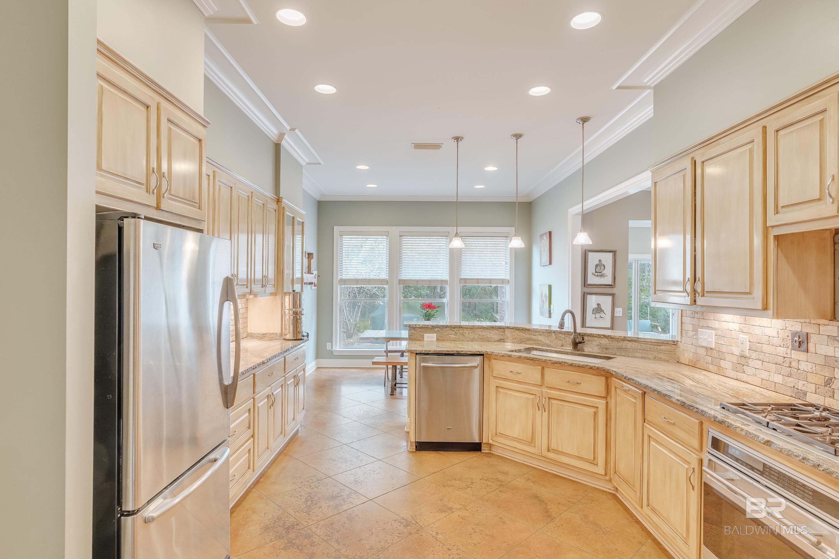 Image 3: Kitchen