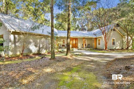 15 Woods Avenue