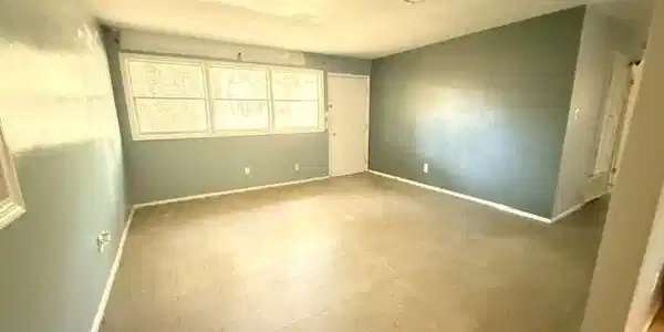 Image 3: Living Room