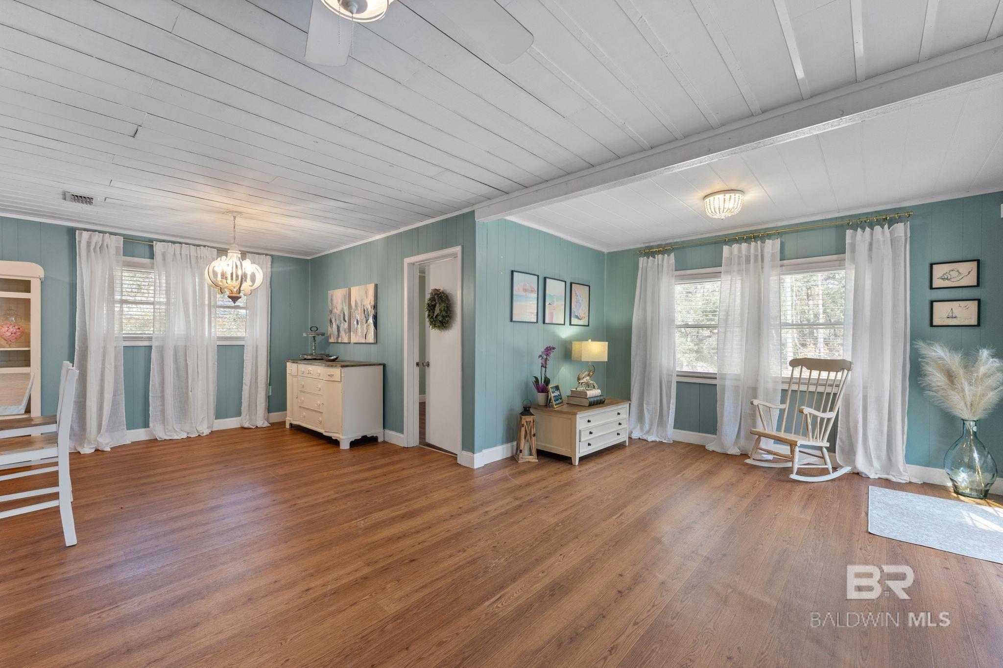 Image 3: Dining Area