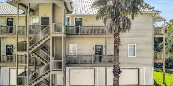 4 Yacht Club Drive