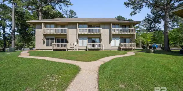 1061 Sea Cliff North
