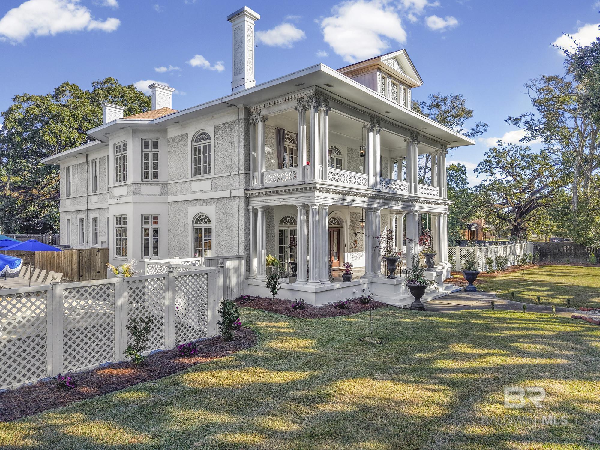 Image 3: Side of Structure