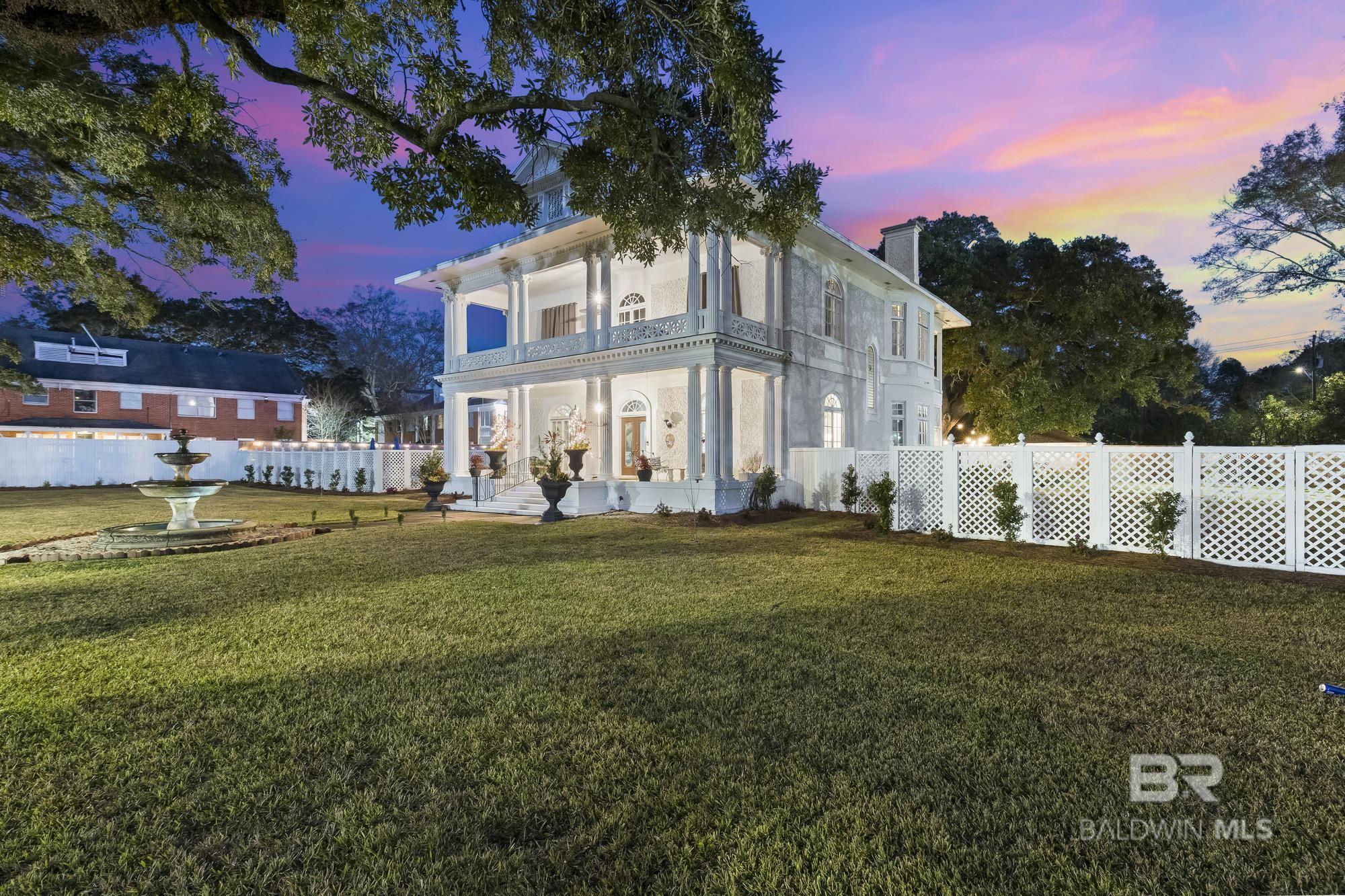 Image 4: Side of Structure