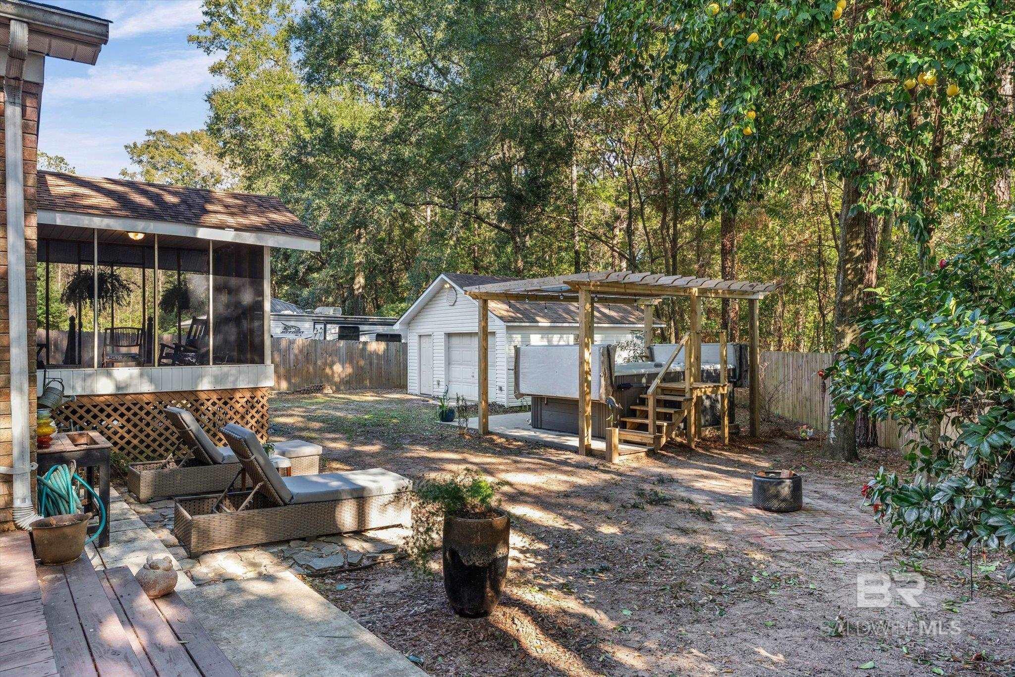 Image 3: Yard