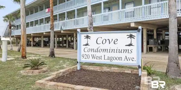 920 W Lagoon Avenue