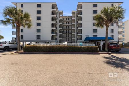 427 E Beach Boulevard