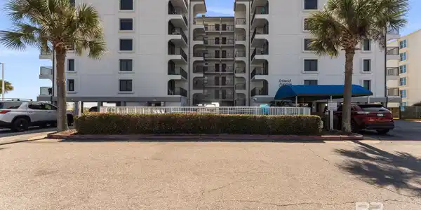 427 E Beach Boulevard