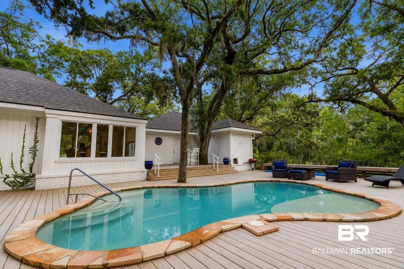 Image 4: Pool