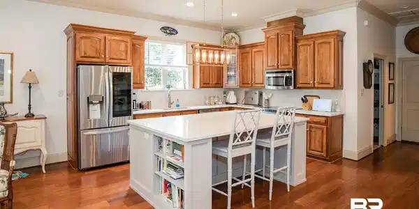 Image 2: Kitchen
