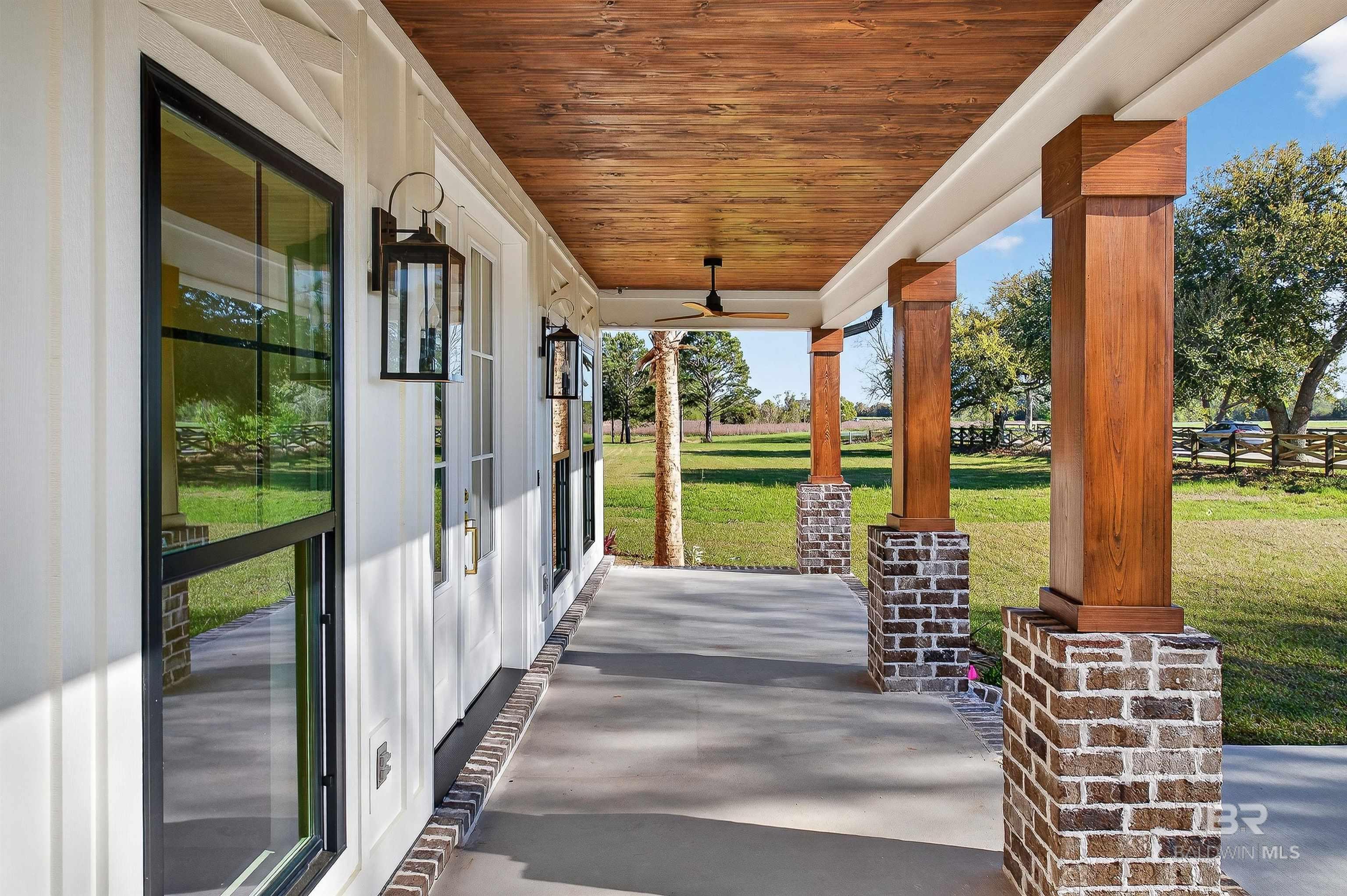 Image 4: Front Porch