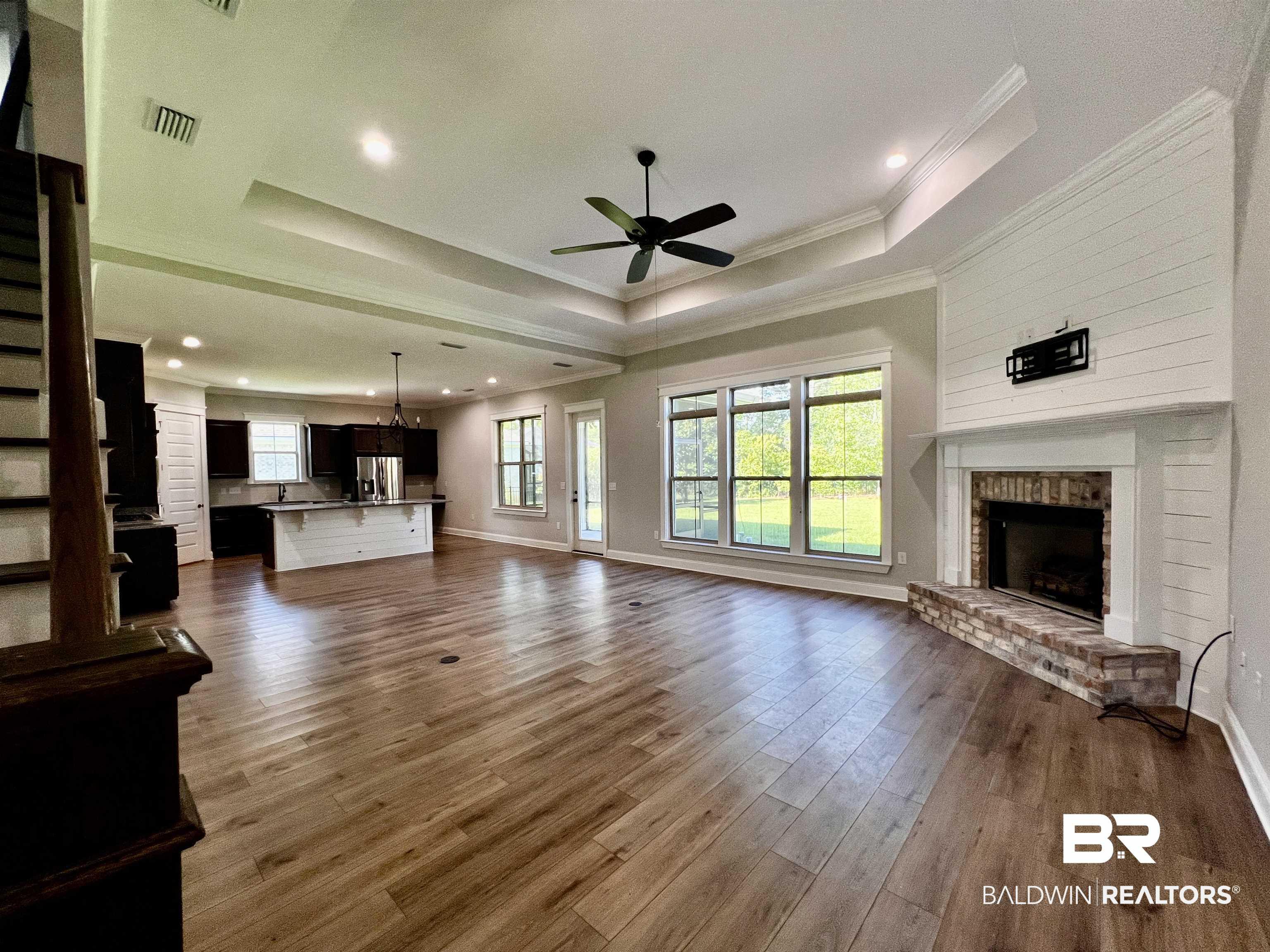 Image 3: Living room