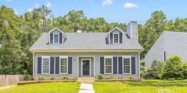 101 Avon Circle East