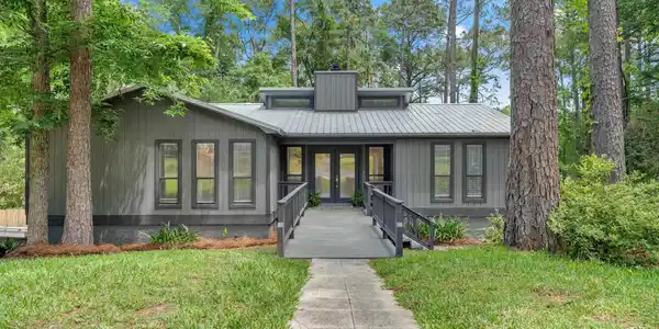 105 Cameron Circle