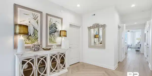 Image 3: Foyer
