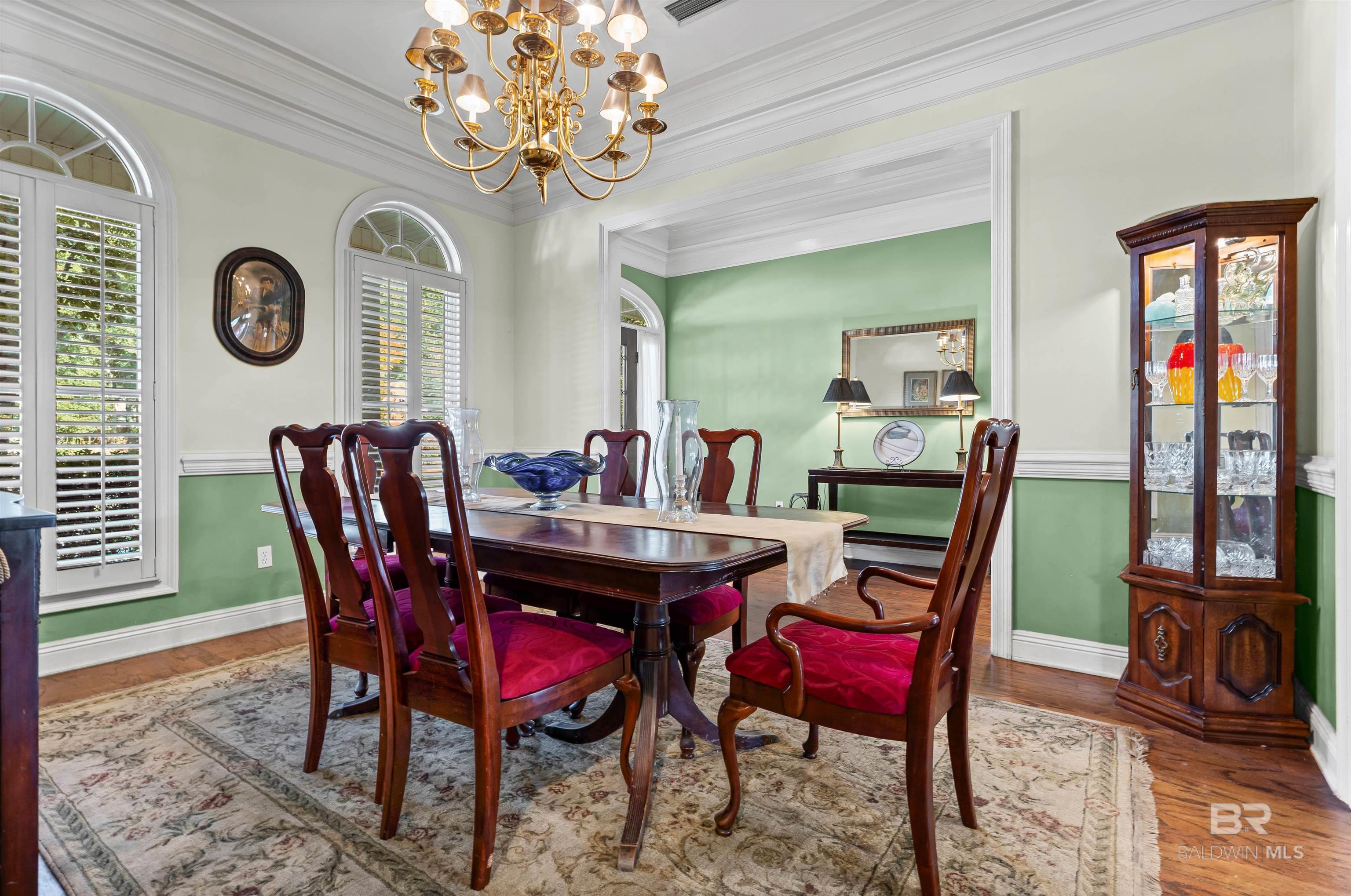 Image 4: Dining Area