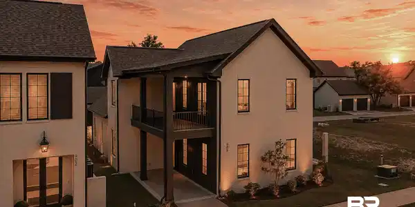 906 Inlet Circle