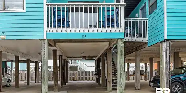 728 W Beach Boulevard