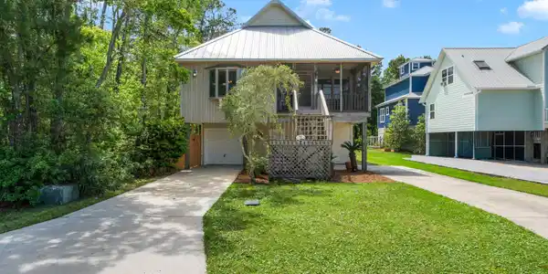 5201 Skiff Lane
