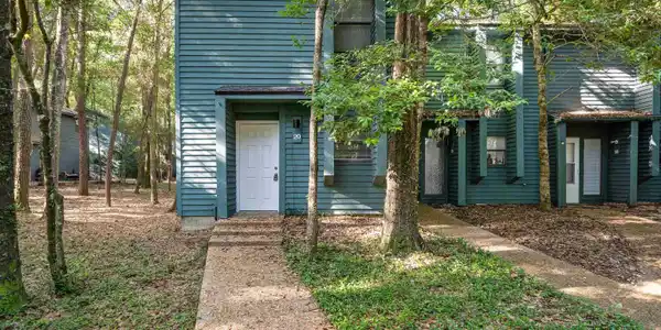 20 Summer Oaks Drive