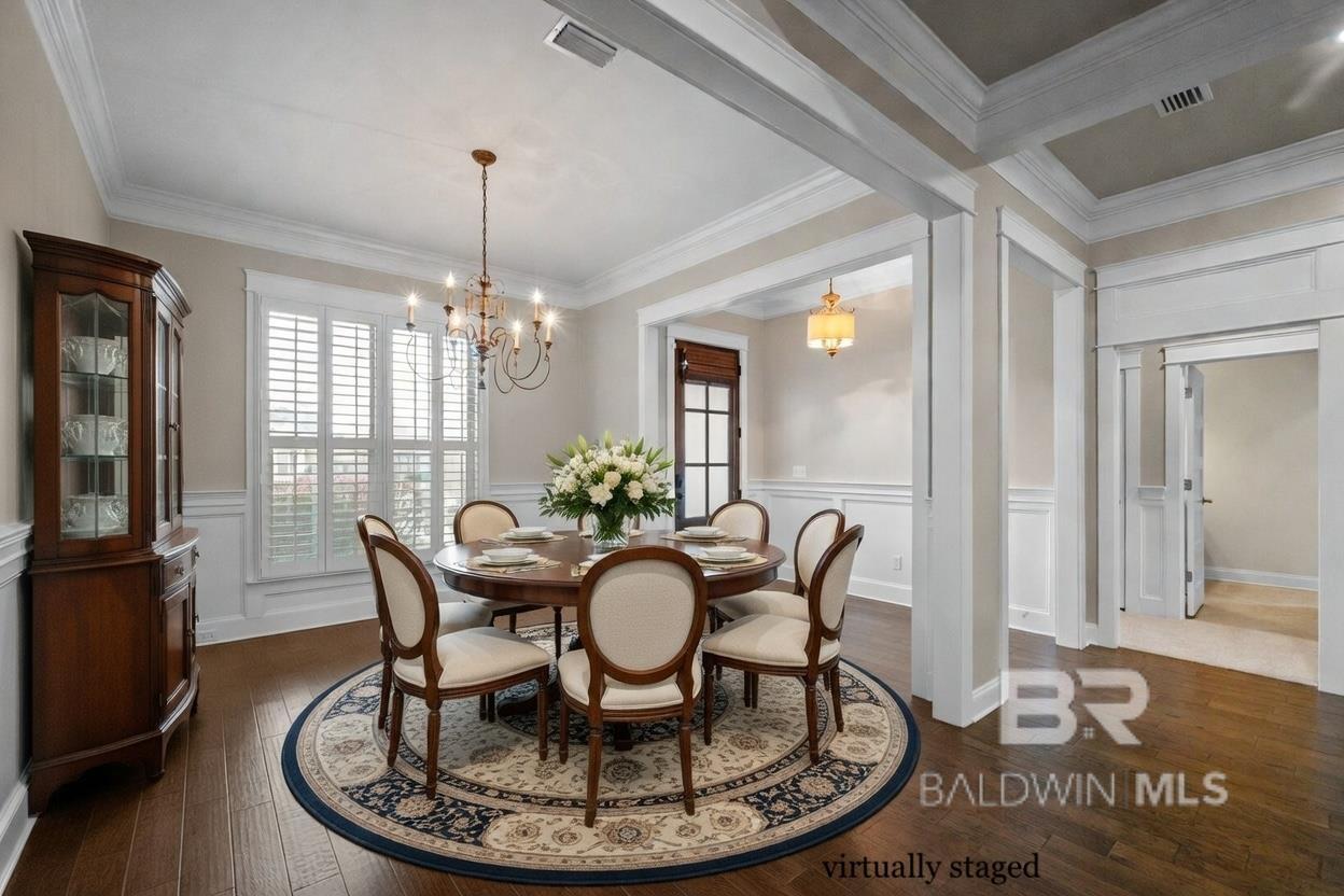 Image 4: Dining Area