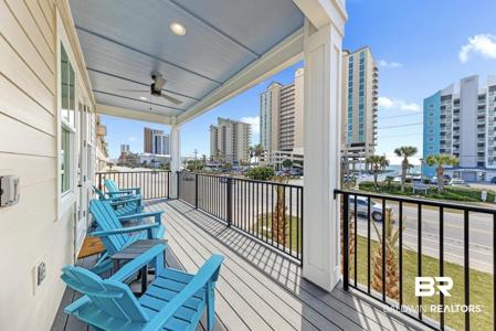951 W Lagoon Avenue
