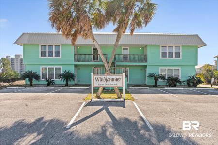 979 W Lagoon Avenue