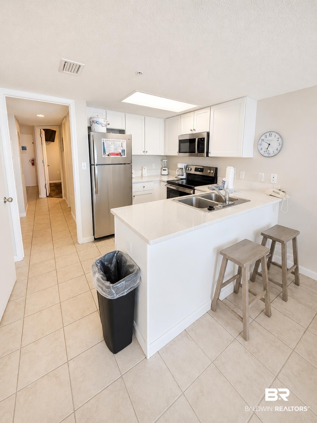 Image 3: Kitchen