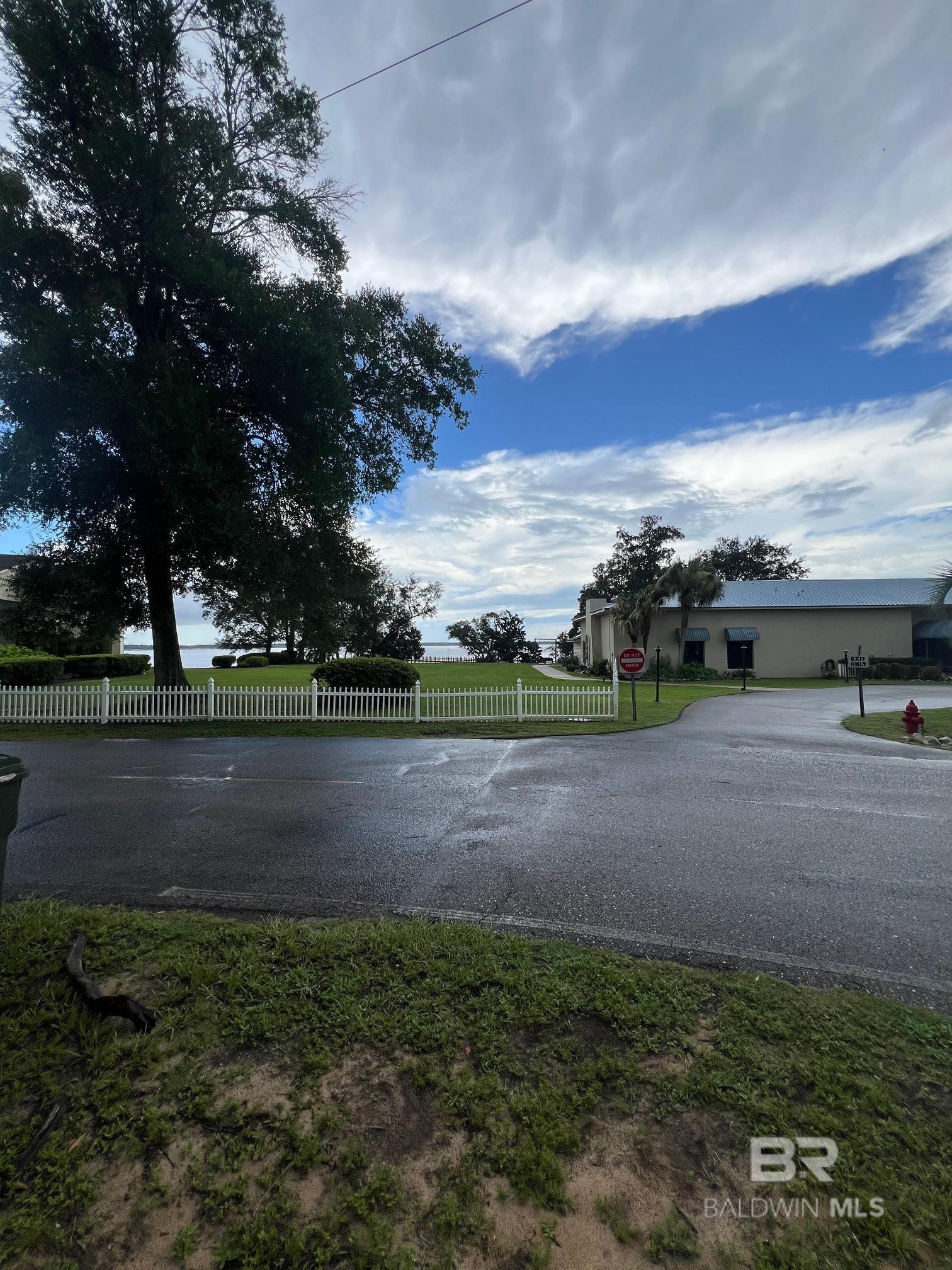 Image 4: Community