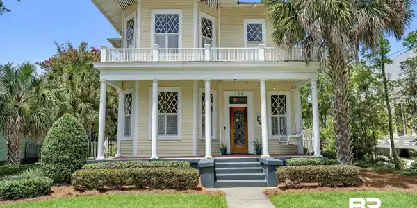 100 S Georgia Avenue