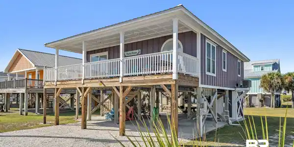 437 E Buchanan Court