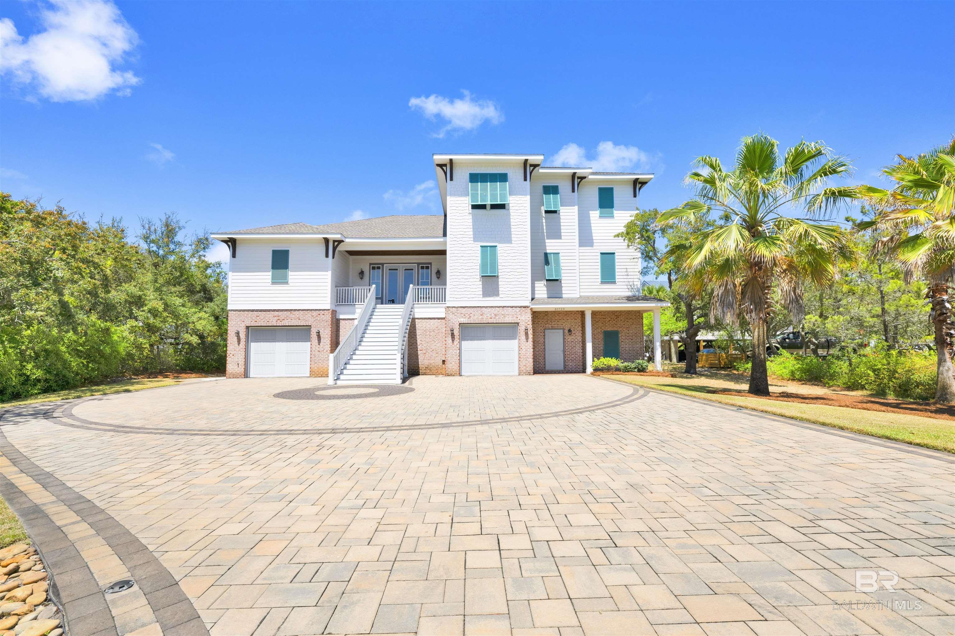 Image 3: Front Of Structure