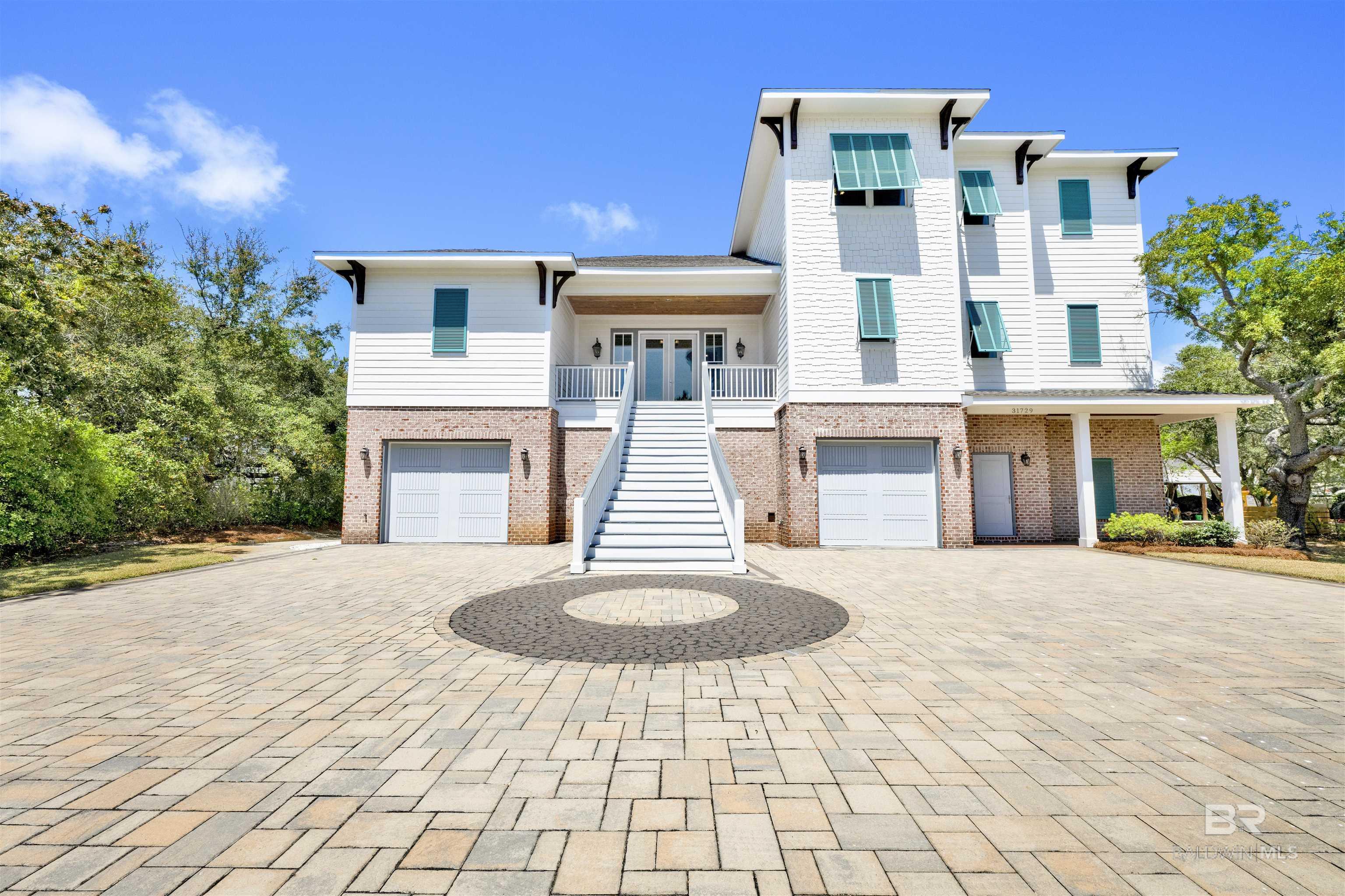 Image 4: Front Of Structure