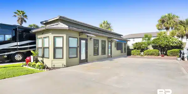 4650 Griffith Marina Road