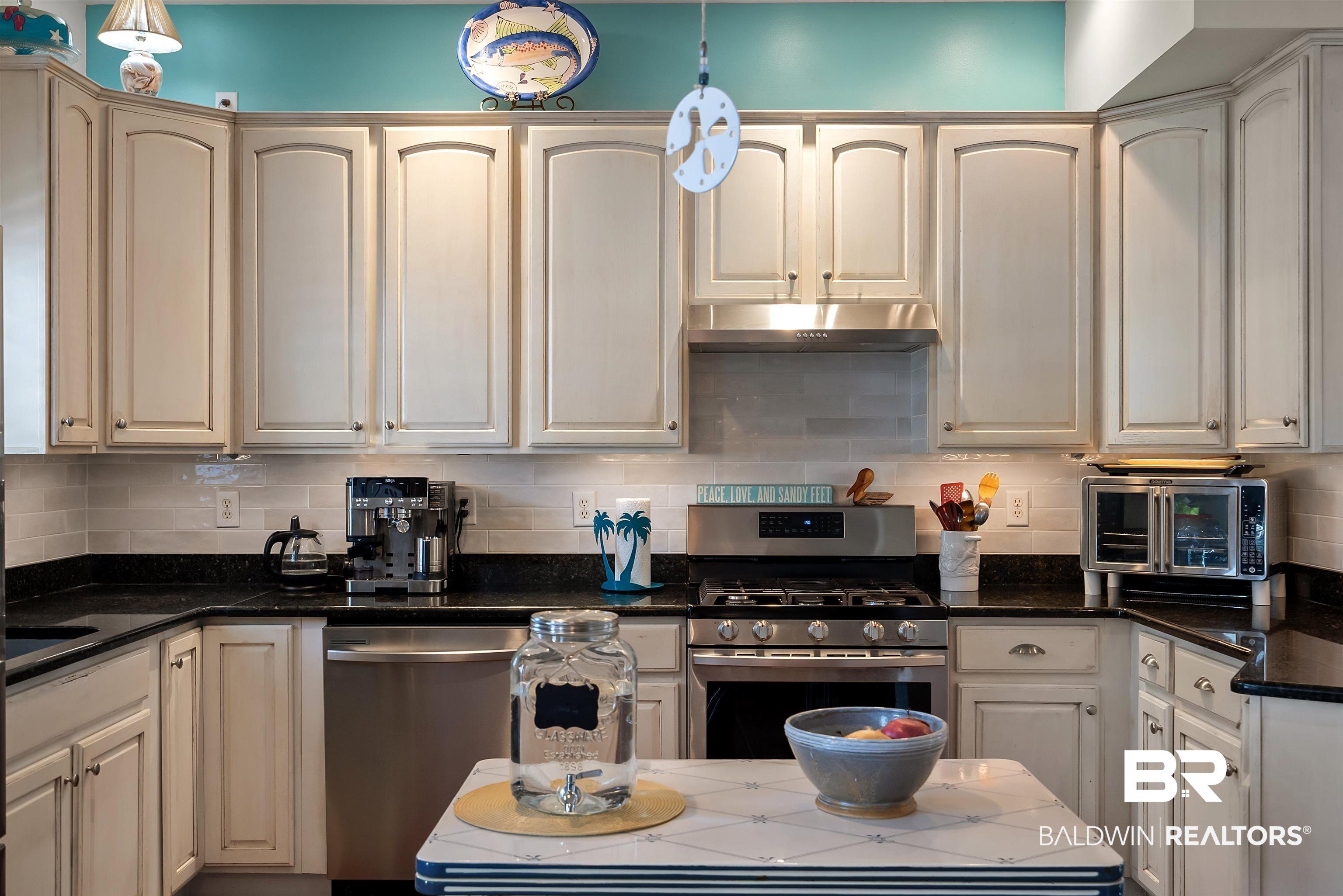 Image 3: Kitchen